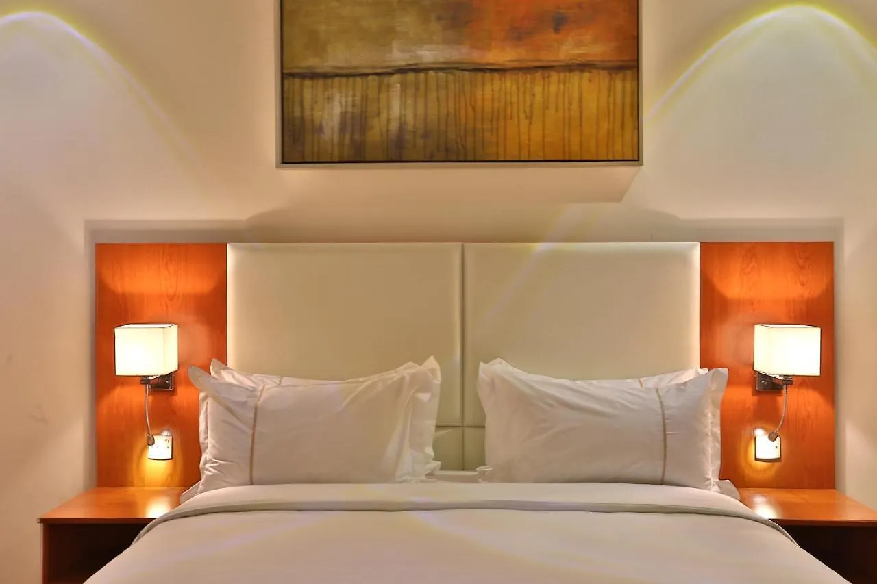 Roof Hotel Apartments Ar Riyad 3*,  Arabia Saudita